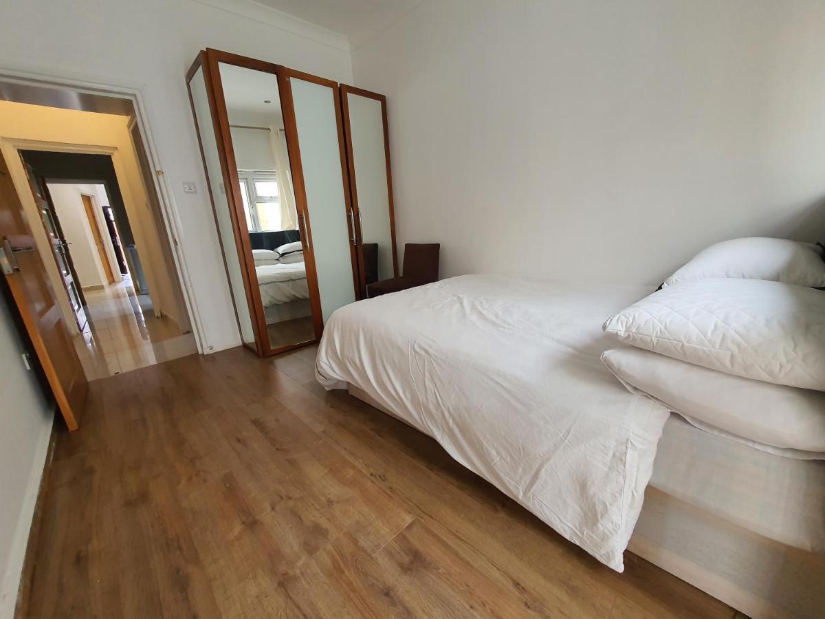 לונדון Private Room- Direct Travel Central/ Heathrow מראה חיצוני תמונה