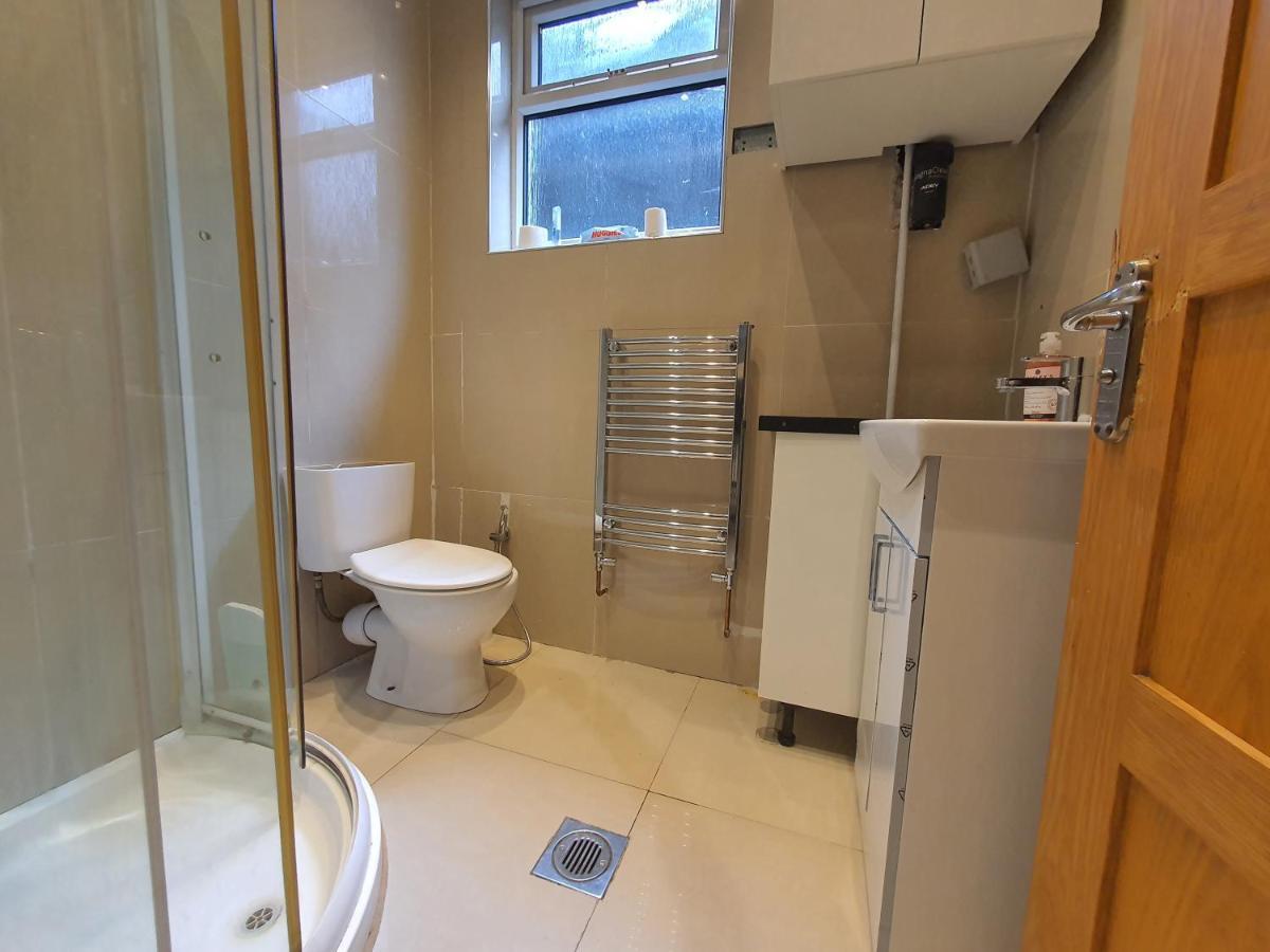 לונדון Private Room- Direct Travel Central/ Heathrow מראה חיצוני תמונה